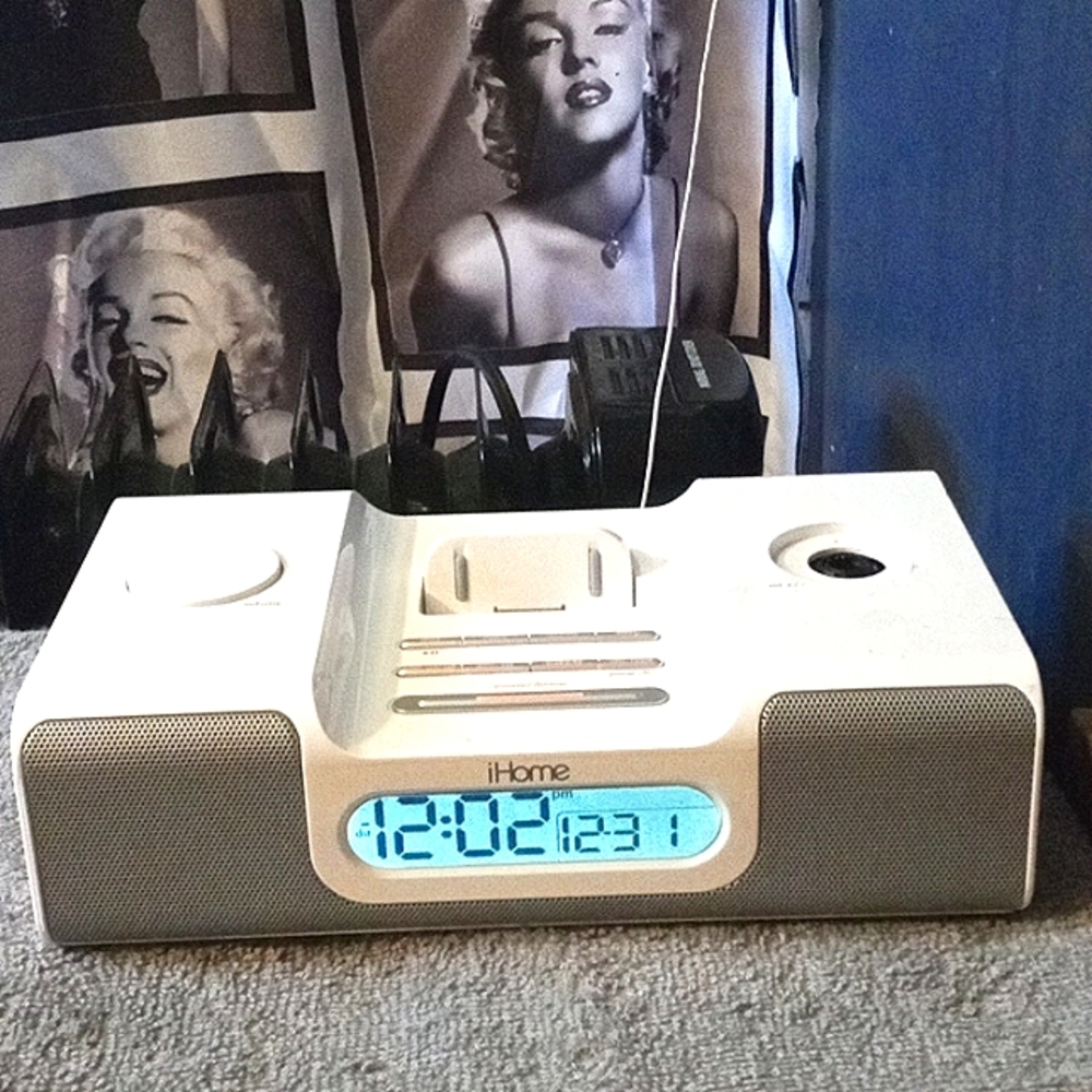 ihome frequency range model iH5 clock  and  radio